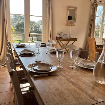 Prázdninový dům Maison 5 Min De L'ocean Avec Jardin *